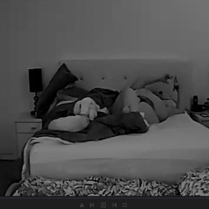 0285- ipcam America women masturbate on bed